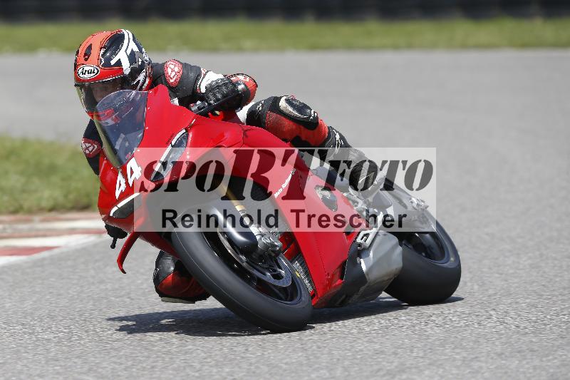 /27 12.06.2025 Ducati Schweiz Trackday Warmup  ADR/gelb-jeaune/44